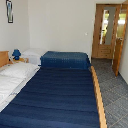 Apartments Indira II Loviste Ngoại thất bức ảnh