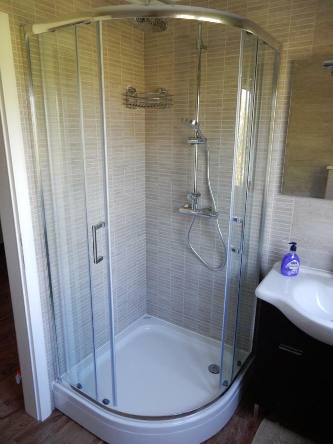 Apartments Indira II Loviste Ngoại thất bức ảnh